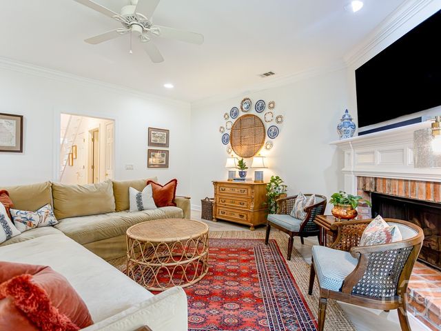 58 Romney Place, Savannah, GA 31406
