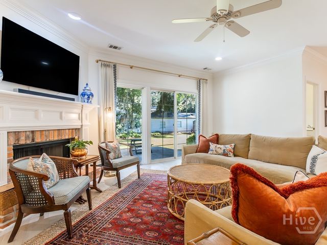 58 Romney Place, Savannah, GA 31406