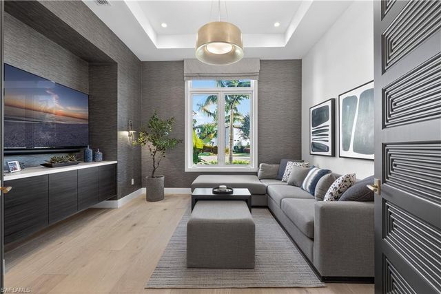 6707 Daniel CT, Fort Myers, FL 33908