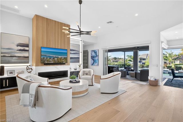 6707 Daniel CT, Fort Myers, FL 33908