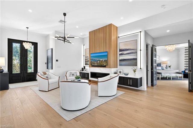 6707 Daniel CT, Fort Myers, FL 33908