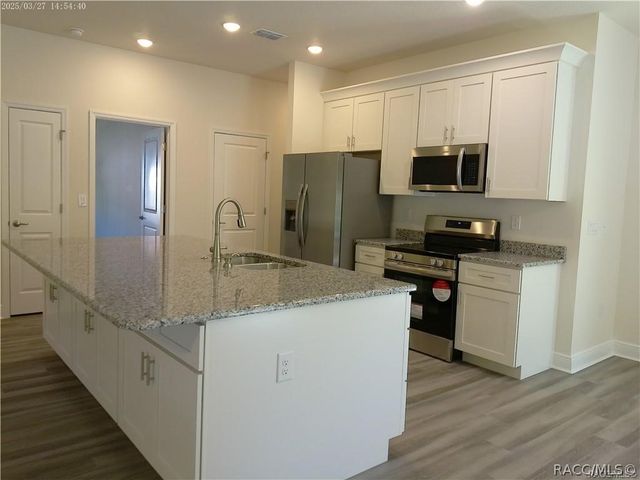 7202 N Everest Terrace, Citrus Springs, FL 34434