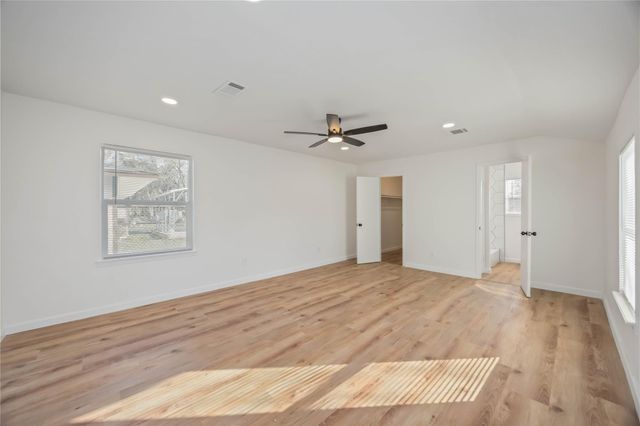 5942 Ridgeway Drive, Houston, TX 77033