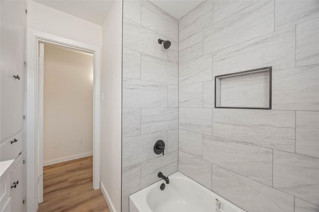 5942 Ridgeway Drive, Houston, TX 77033