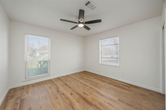 5942 Ridgeway Drive, Houston, TX 77033