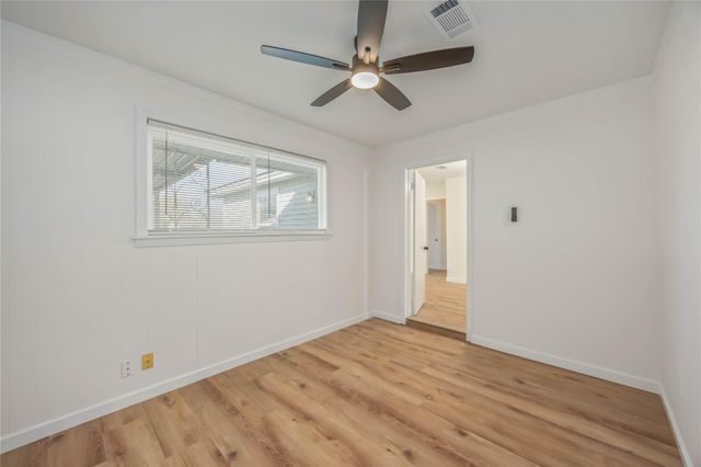 5942 Ridgeway Drive, Houston, TX 77033