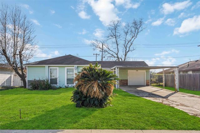 5942 Ridgeway Drive, Houston, TX 77033