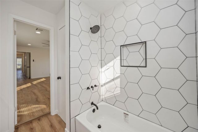 5942 Ridgeway Drive, Houston, TX 77033