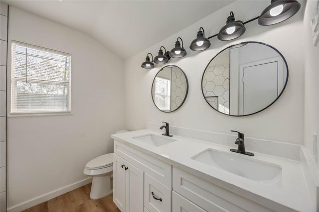 5942 Ridgeway Drive, Houston, TX 77033