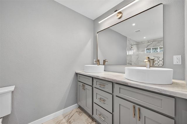 1933 Santa Rosa Street, Houston, TX 77023