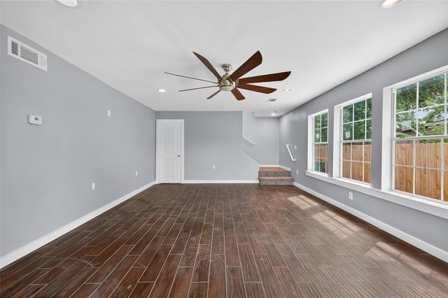 1933 Santa Rosa Street, Houston, TX 77023
