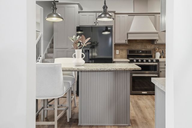 8886 Stonepoint Court, Jenison, MI 49428