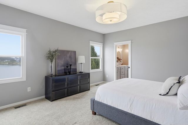 8886 Stonepoint Court, Jenison, MI 49428