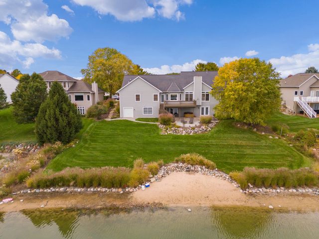 8886 Stonepoint Court, Jenison, MI 49428