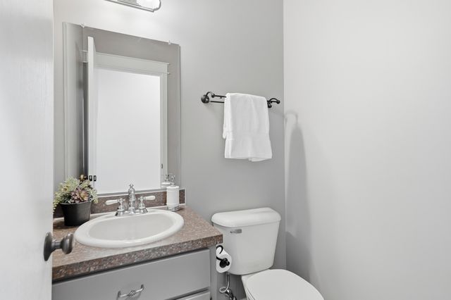 8886 Stonepoint Court, Jenison, MI 49428