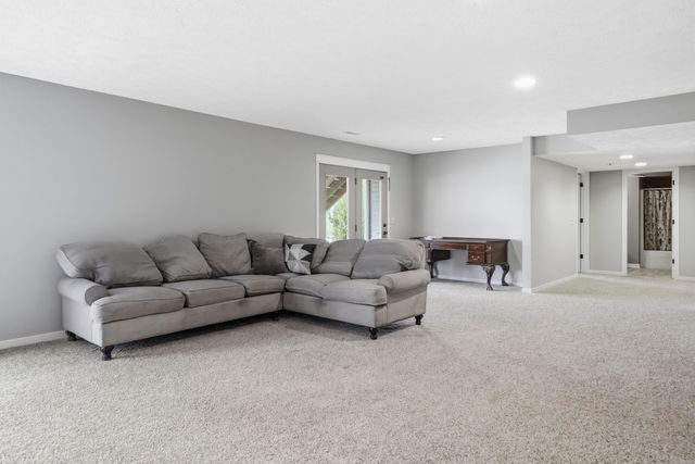 8886 Stonepoint Court, Jenison, MI 49428