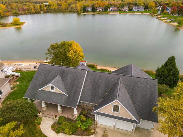 8886 Stonepoint Court, Jenison, MI 49428