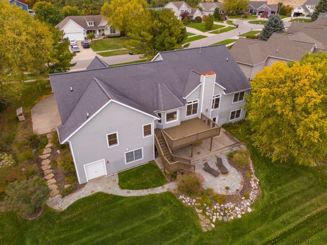8886 Stonepoint Court, Jenison, MI 49428