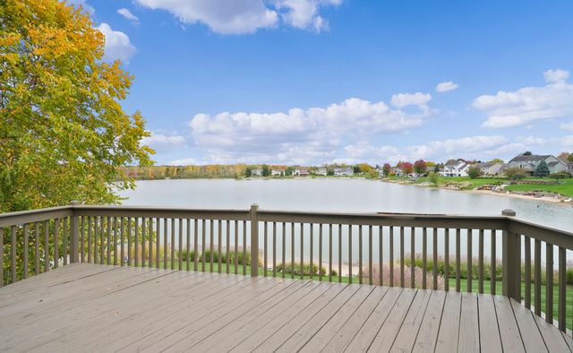 8886 Stonepoint Court, Jenison, MI 49428