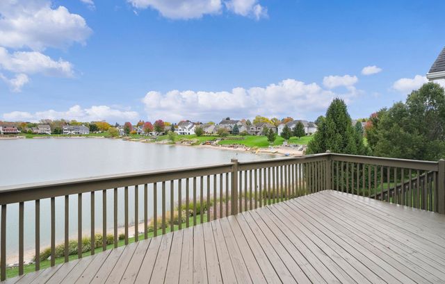 8886 Stonepoint Court, Jenison, MI 49428