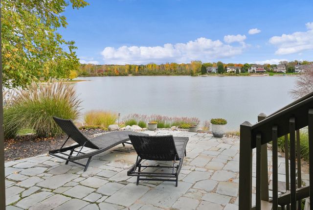 8886 Stonepoint Court, Jenison, MI 49428