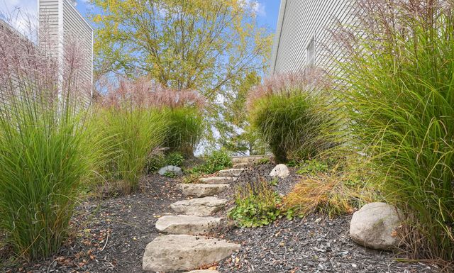 8886 Stonepoint Court, Jenison, MI 49428