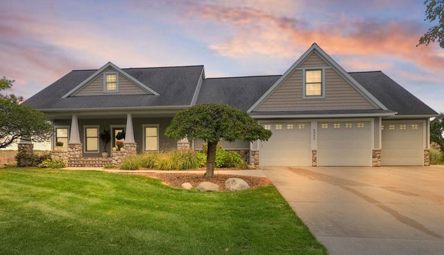 8886 Stonepoint Court, Jenison, MI 49428