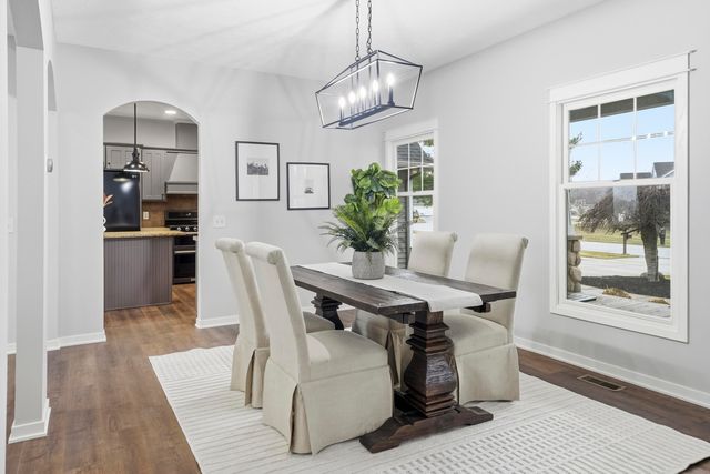 8886 Stonepoint Court, Jenison, MI 49428