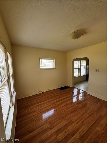 860 Biruta Street, Akron, OH 44307