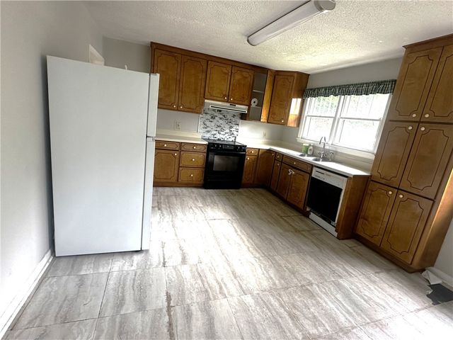 100 S Laurel Street, Walhalla, SC 29691