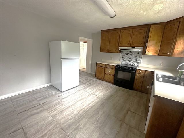 100 S Laurel Street, Walhalla, SC 29691