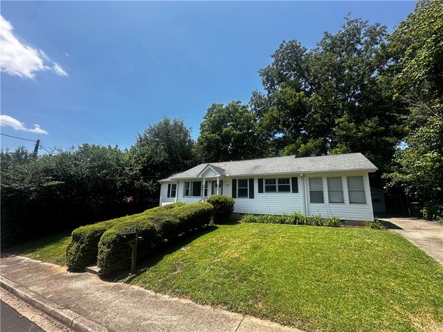 100 S Laurel Street, Walhalla, SC 29691