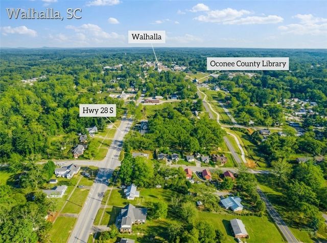 100 S Laurel Street, Walhalla, SC 29691