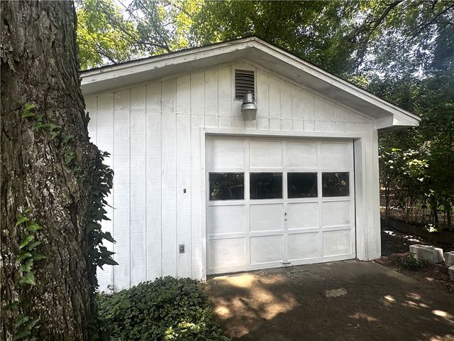 100 S Laurel Street, Walhalla, SC 29691