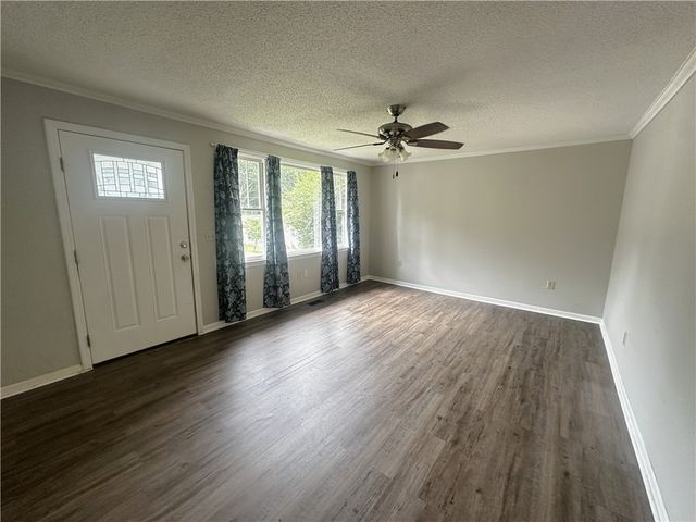 100 S Laurel Street, Walhalla, SC 29691