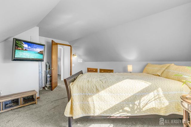 104 Boehmhurst Avenue, Sayreville, NJ 08872