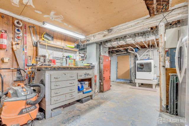 104 Boehmhurst Avenue, Sayreville, NJ 08872