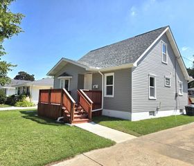 800 S 111th PLACE, West Allis, WI 53214