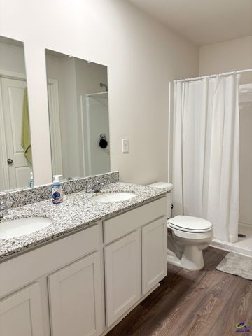 310 London Court, Byron, GA 31008
