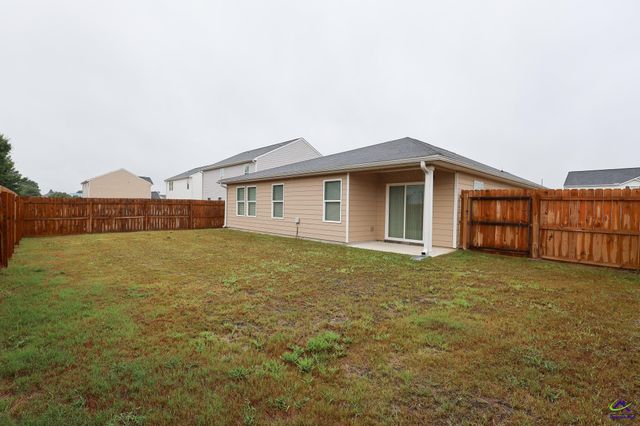 310 London Court, Byron, GA 31008