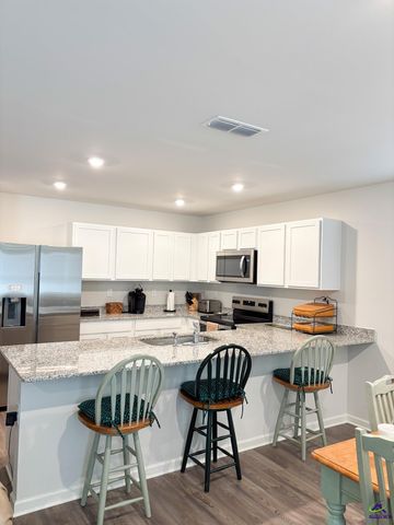 310 London Court, Byron, GA 31008