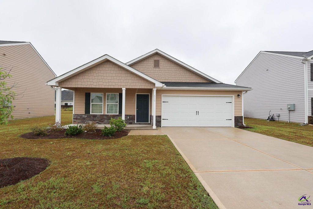 310 London Court, Byron, GA 31008