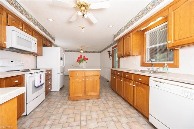 1630 Yadkin Valley Road, Advance, NC 27006