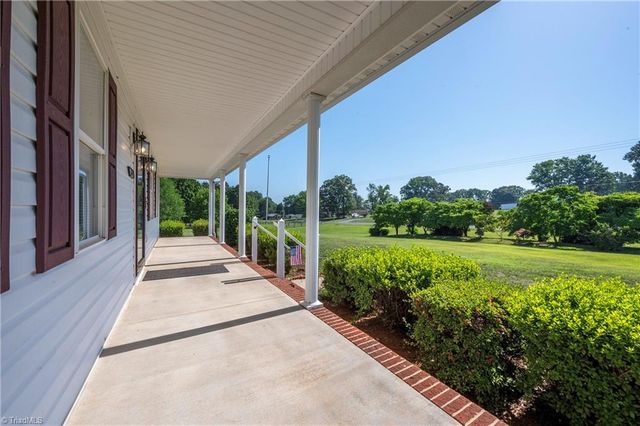 1630 Yadkin Valley Road, Advance, NC 27006