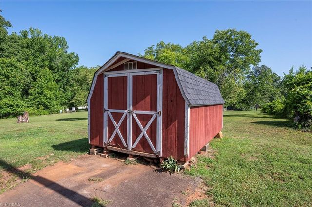 1630 Yadkin Valley Road, Advance, NC 27006
