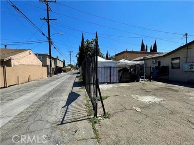 8106 Eastern Avenue, Bell Gardens, CA 90201