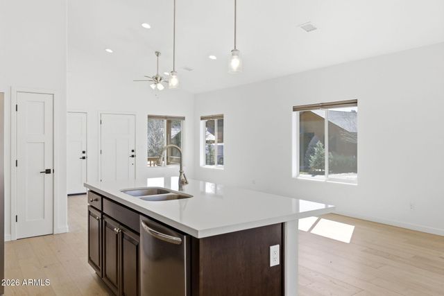 1991 N LAKE BREEZE Road, Lakeside, AZ 85929