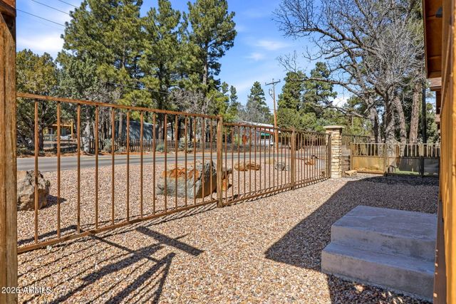 1991 N LAKE BREEZE Road, Lakeside, AZ 85929
