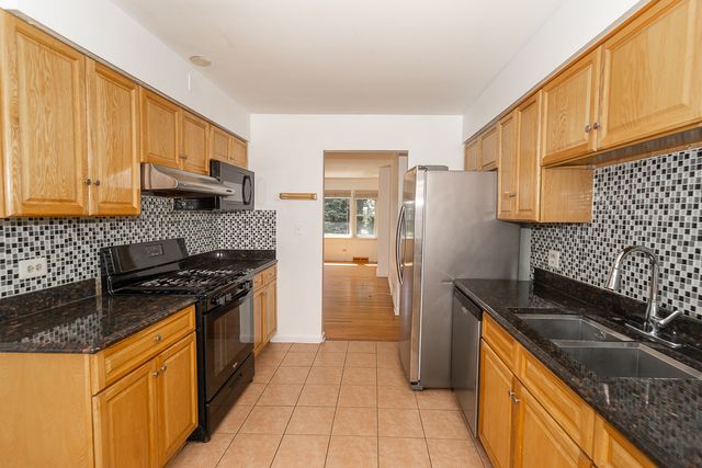 1185 Seymour Avenue, Des Plaines, IL 60016