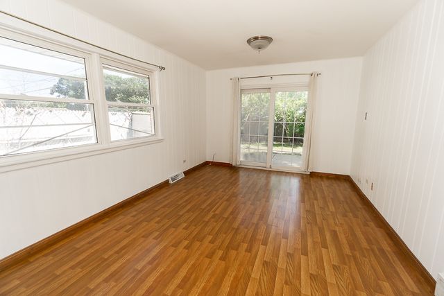1185 Seymour Avenue, Des Plaines, IL 60016